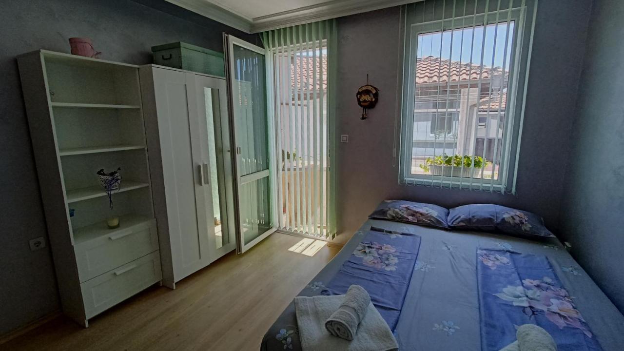 Nikolovi Home Apartments Pomorie Exteriér fotografie